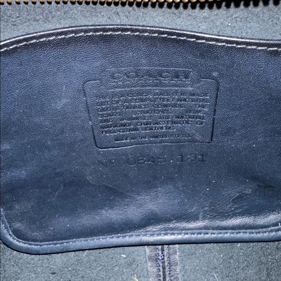 Authentic Vintage Coach Navy Leather Shoulder Bag - Picture 9 of 12